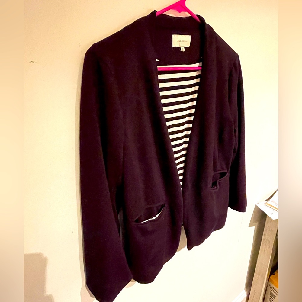 Skies are Blue plum collarless blazer size L